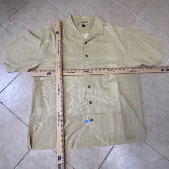 TOMMY BAHAMA shirt mens XL 100% Silk Floral Short Sleeve Shirt Button Tropical - Picture 7 of 12